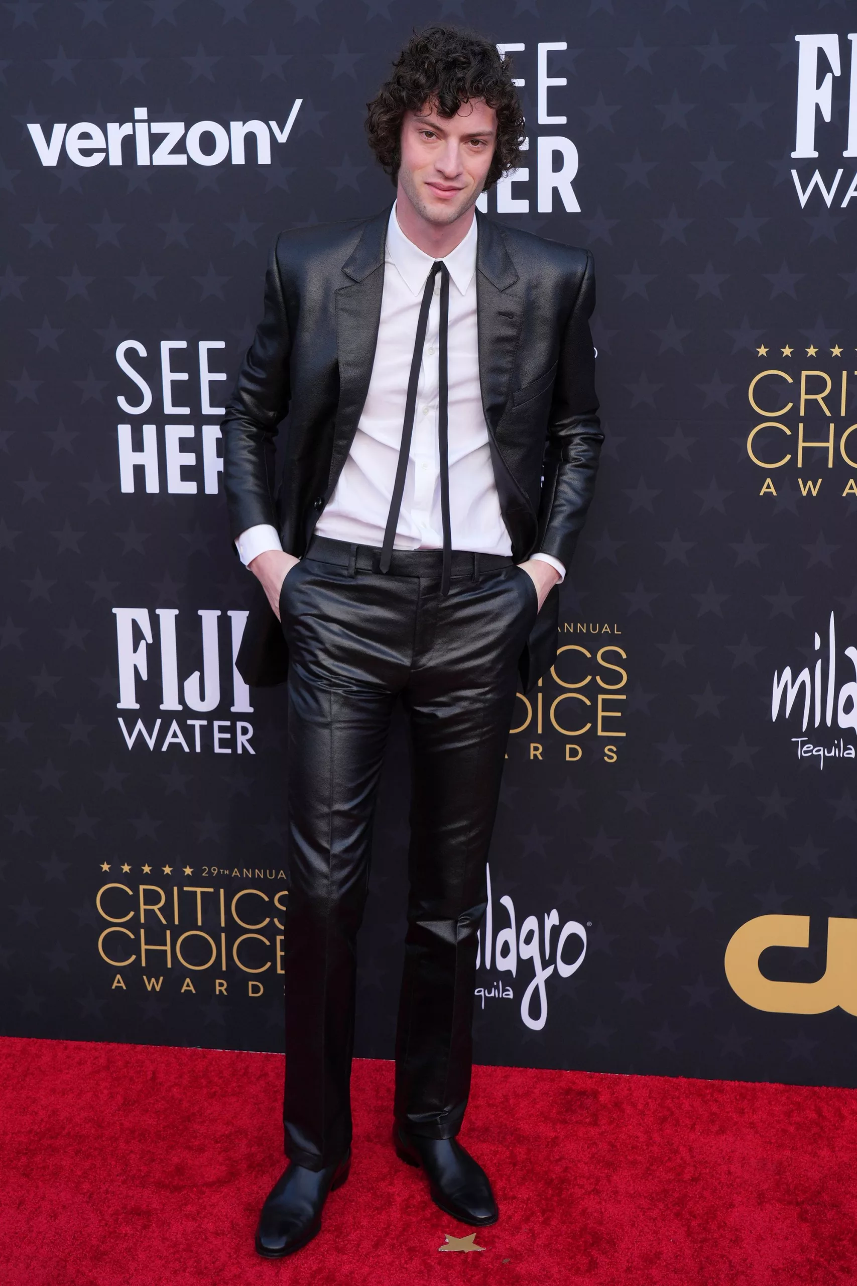 Dominic Sessa, who went on to take the Best Young Actor awward, wore a Celine Homme outfit featuring a straight-collar jacket, matching pants and calfskin Chelsea boots.